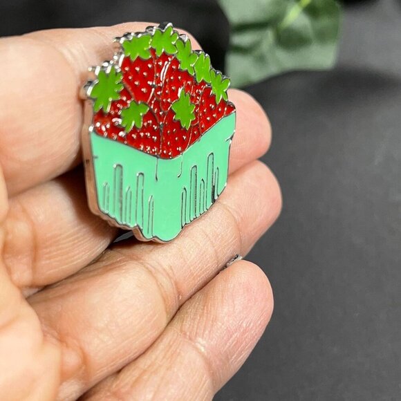Strawberry Pint Lapel Pin Food Fruit Badge Brooch Accessories Jewelry - Picture 7 of 11